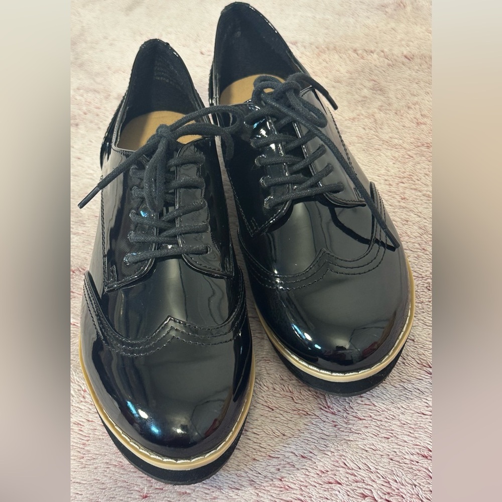 Women’s Black Patent Wingtip Oxfords - Picture 10 of 11